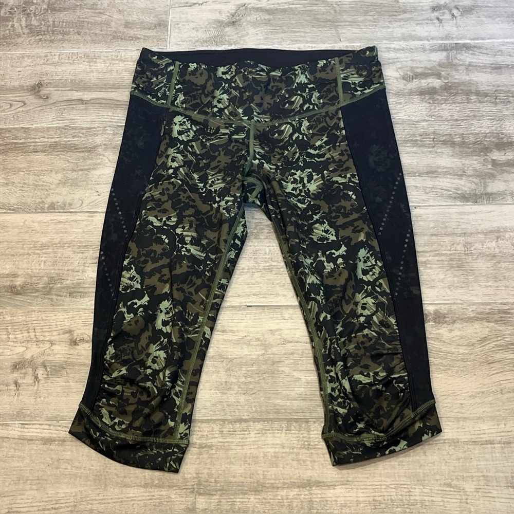 Lululemon Stop At Nothing Crop Green Black Floral Reflective Mesh Pocket Sz‎ 8